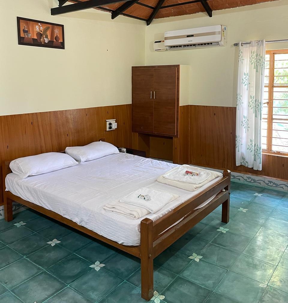 cottage stays in Aliyar